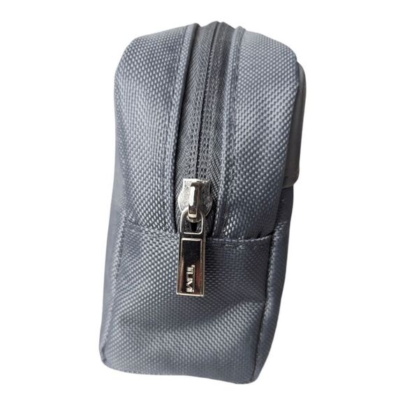 NWOT TUMI Bundle Of Travel Toiletry Bags - Picture 4 of 9
